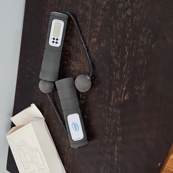 Cordless Jump Rope - Picture 8 of 11